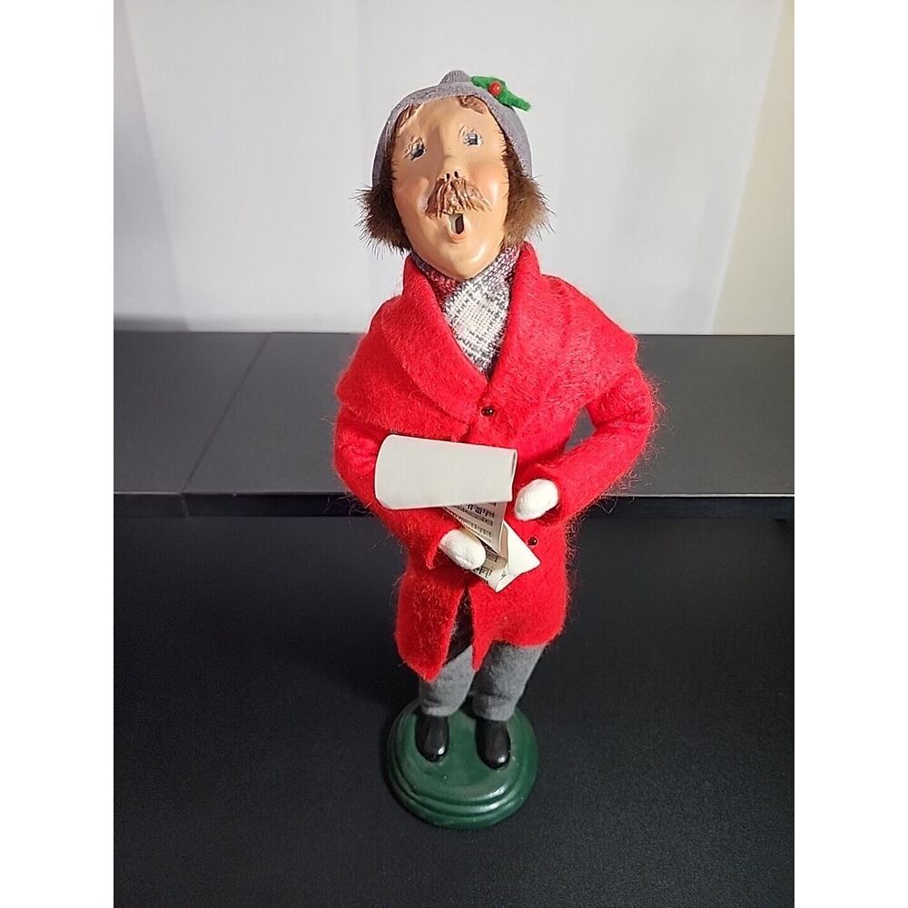 Byers Choice caroler with cap, red jacket, and sheet music 1998 Vintage 63/100